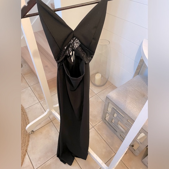 Black long dress with lace - Picture 7 of 11